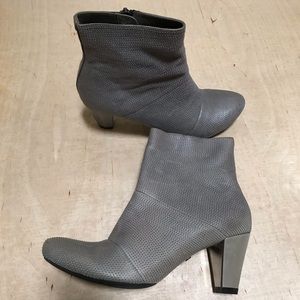 Kenneth Cole Gray Leather Heeled Booties Size 6